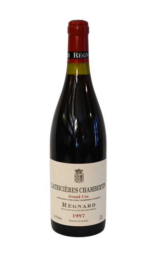 Il Latricières Chambertin Grand Cru Regnard 1997, ottenuto da uva Pinot noir, e affinato in barrique sulle fecce fini per 18 mesi, si presenta dal colore rosso rubino con riflessi porpora. Al naso rivela molta mineralità, aromi freschi in un palato di buona struttura, tensione e spiccata acidità.