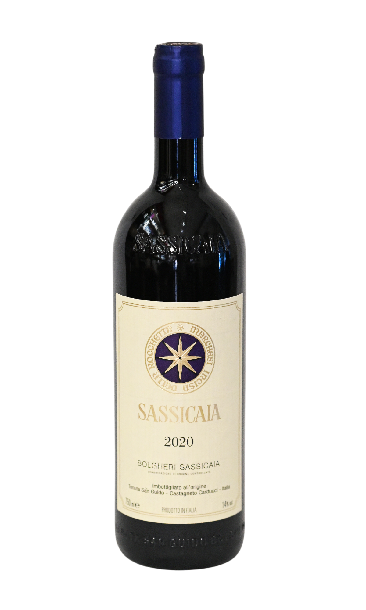 Composto da Cabernet Sauvignon e Cabernet Franc, il Sassicaia vanta un profilo aromatico notevolmente complesso con abbondanza di sapori di frutta scura, note di erbe amare e menta, e note di spezie di scatola di sigari e fumo di legna dall'invecchiamento in botti di rovere francese.